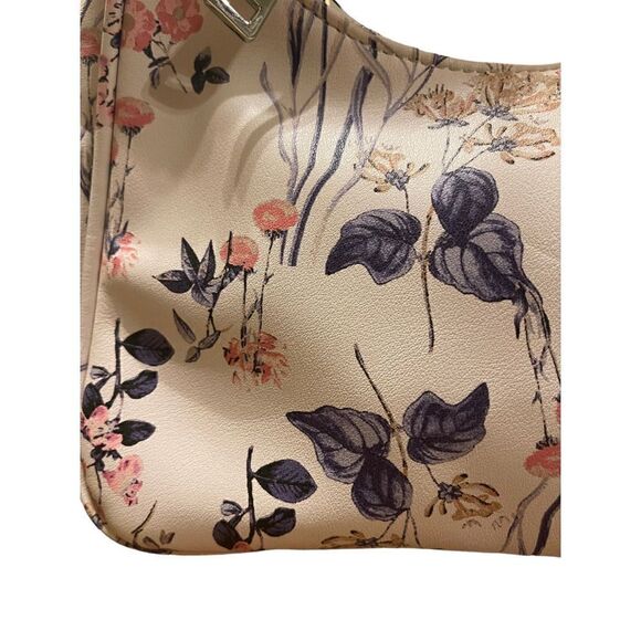NWT I.N.C. INTERNATIONAL CONCEPTS
Zaree Floral Small Crossbody - Picture 4 of 9